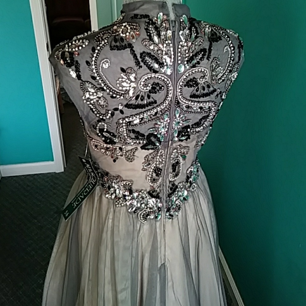 Special occasion dress - Picture 4 of 5